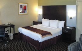 Quality Suites Downtown Windsor on Canada